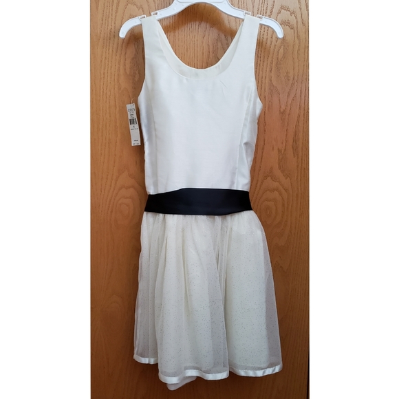 GIRLS Dress with Drop Waist Bow - Picture 2 of 4